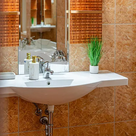 Classic Charm 2br Cornertub Smarttv