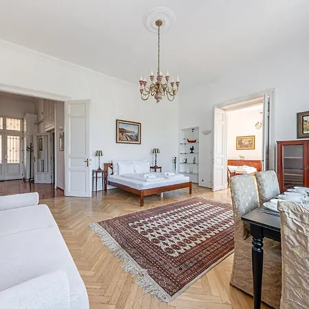 Classic Charm 2br Cornertub Smarttv Appartamento