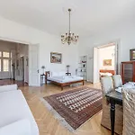 Classic Charm 2br Cornertub Smarttv Apartamento