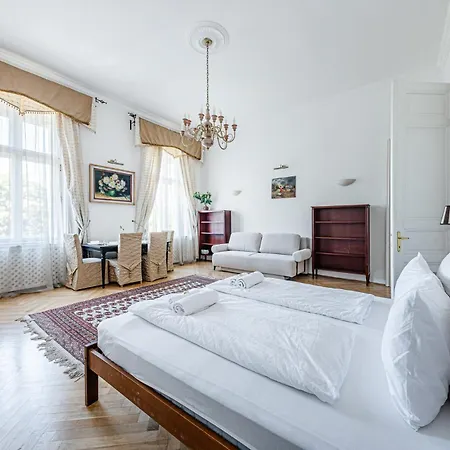 Apartament Classic Charm 2br Cornertub Smarttv Budapeszt
