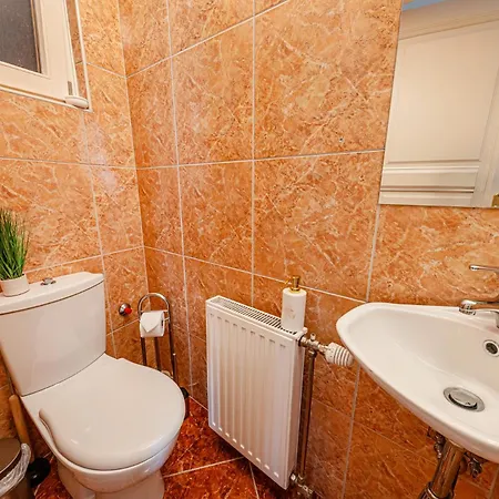Classic Charm 2br Cornertub Smarttv * Budapest