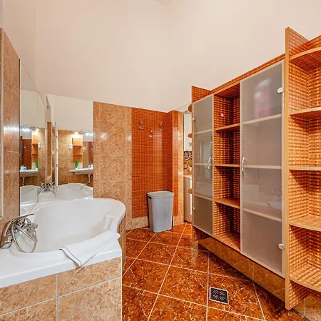 Classic Charm 2br Cornertub Smarttv