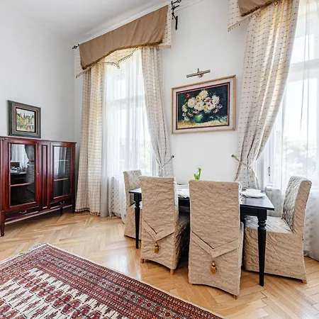 Classic Charm 2br Cornertub Smarttv Apartament