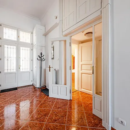 Classic Charm 2br Cornertub Smarttv Apartament *