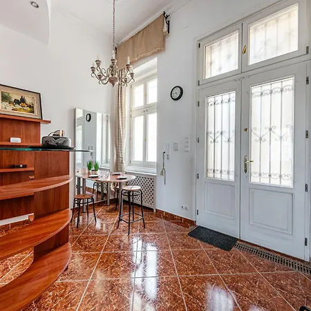 Classic Charm 2br Cornertub Smarttv *