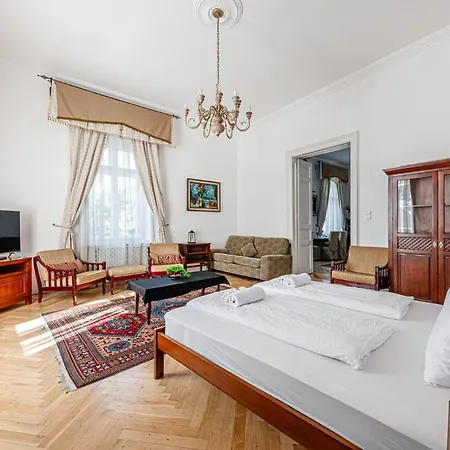Classic Charm 2br Cornertub Smarttv * Budapest