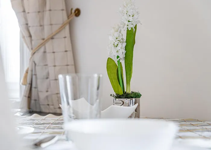 Classic Charm 2br Cornertub Smarttv *