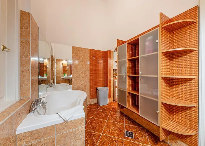 Classic Charm 2br Cornertub Smarttv