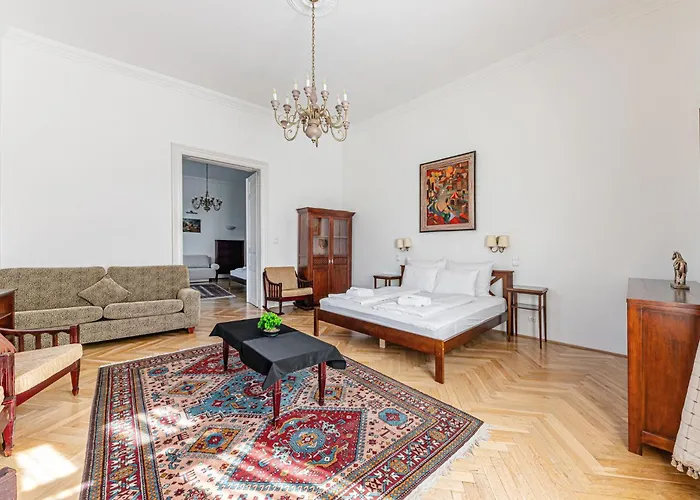 Classic Charm 2br Cornertub Smarttv Apartament Budapesta