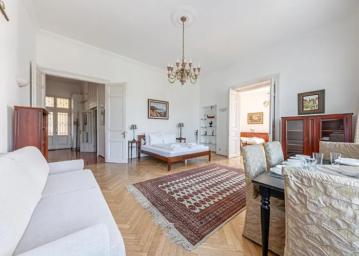 Classic Charm 2br Cornertub Smarttv Apartament