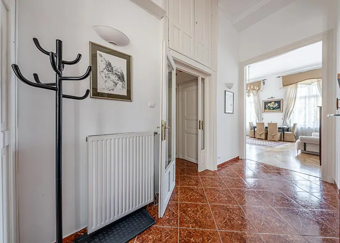 Classic Charm 2br Cornertub Smarttv Apartament Budapesta