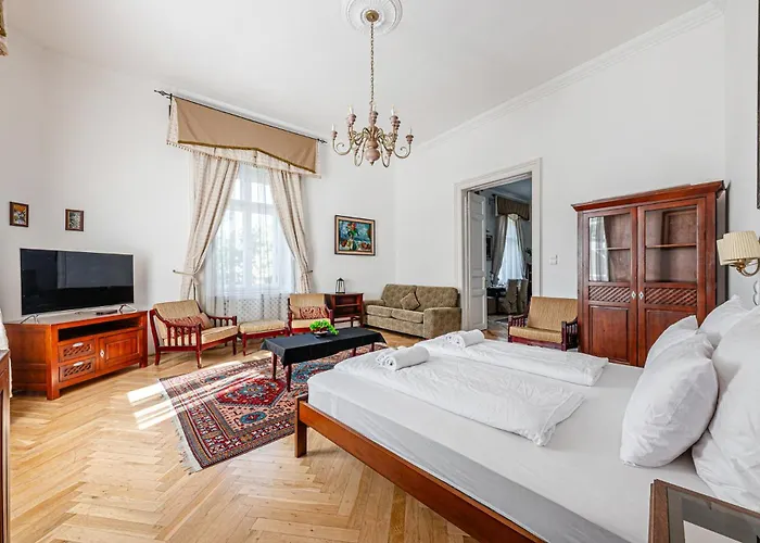 Classic Charm 2br Cornertub Smarttv * Budapesta