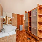 Classic Charm 2br Cornertub Smarttv