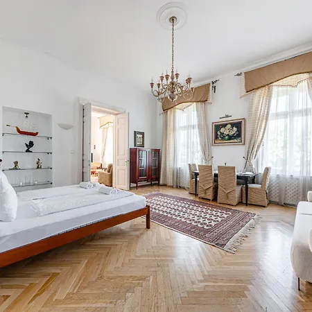 Classic Charm 2br Cornertub Smarttv