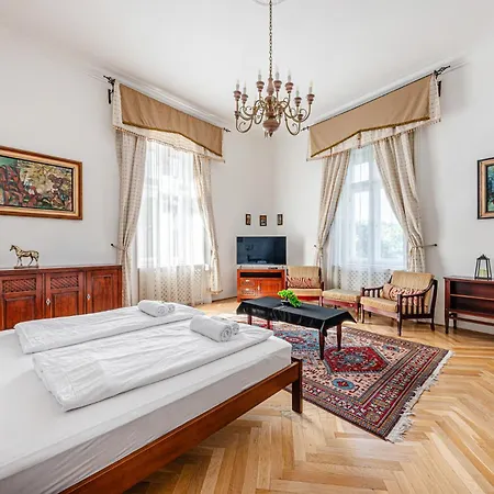 公寓 Classic Charm 2br Cornertub Smarttv 布达佩斯